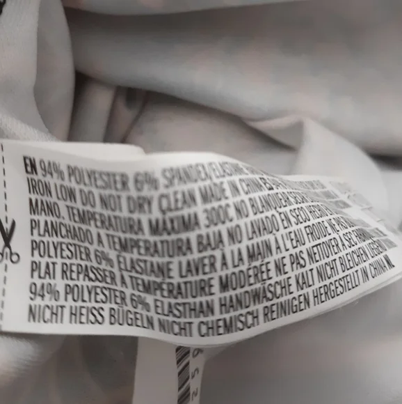 Forever 21 Abstract Print Bodycon Dress Si… - Picture 8 of 11